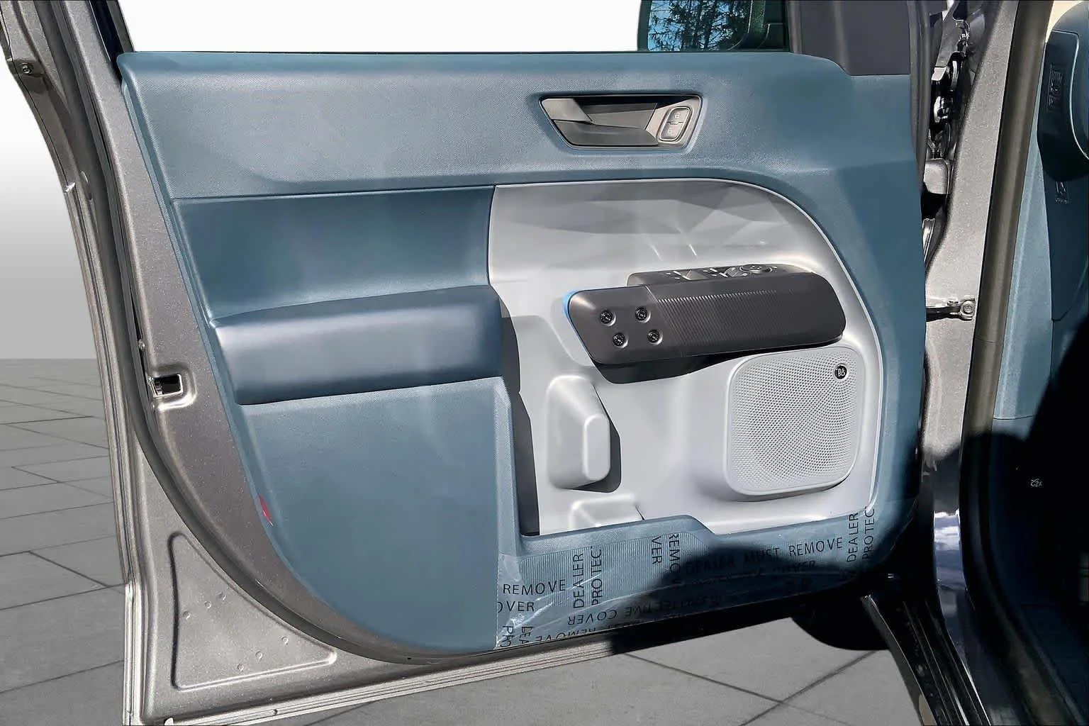 New 2026 Carbonized Gray Metallic Ford Lobo™ image 11