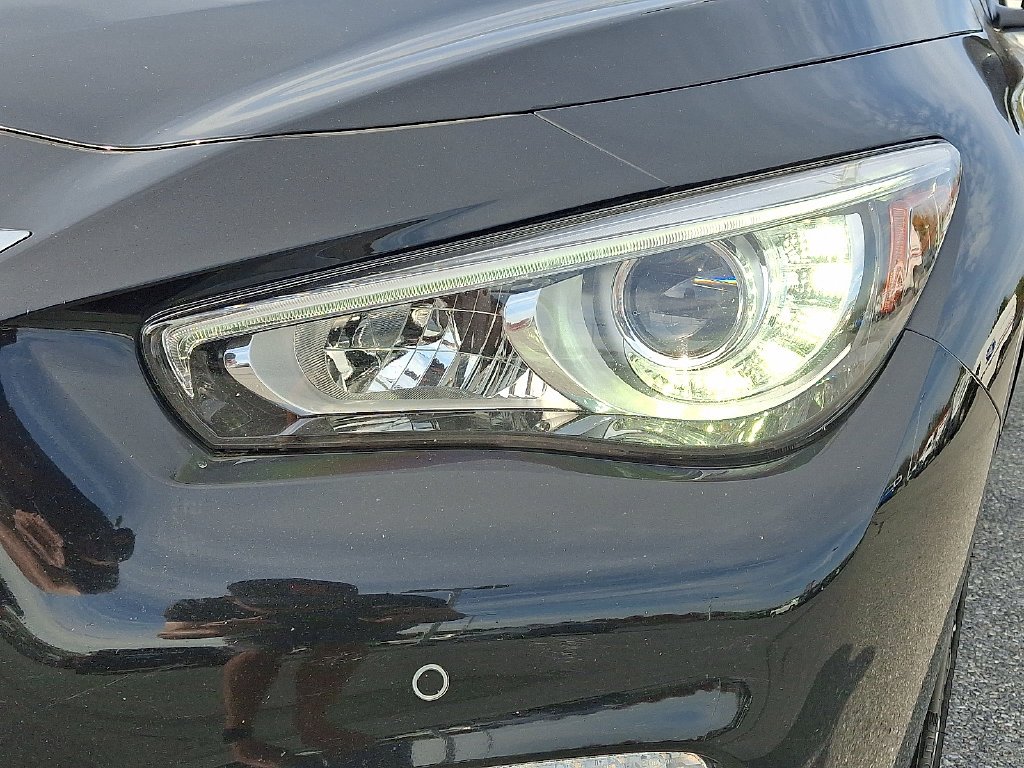 Used 2023 Black INFINITI LUXE image 10
