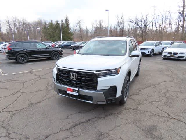 2026 Honda Pilot Touring AWD's photo
