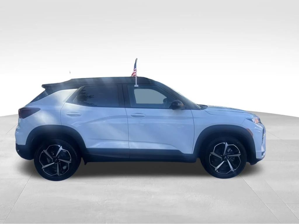 Used 2021 White Chevrolet RS image 7