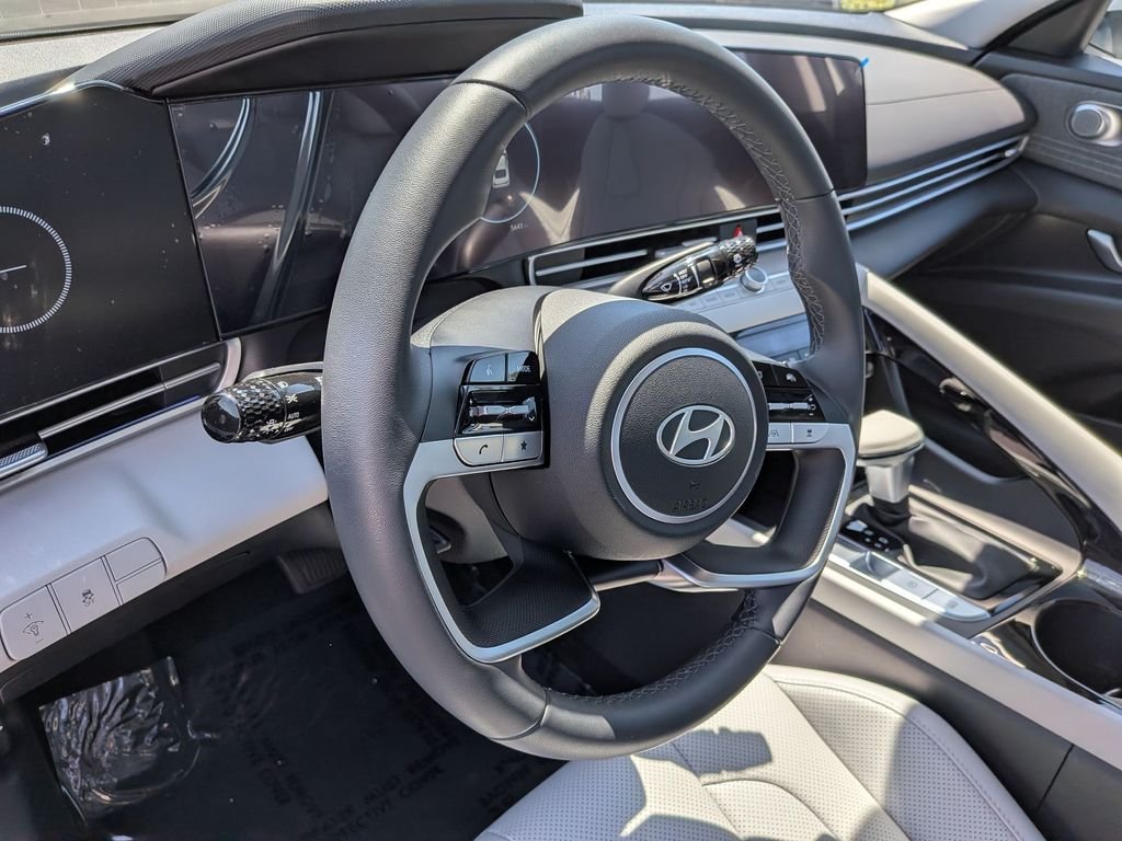 2026 Hyundai Elantra Limited - Photo 18