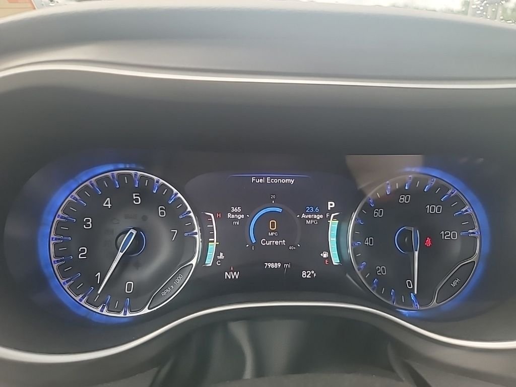 Used 2022 White Chrysler Touring L image 15