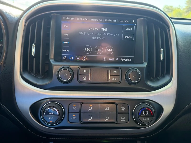 Used 2022 Summit White GMC Elevation image 10