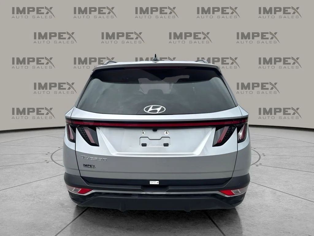 Used 2024 Silver Hyundai SEL image 5