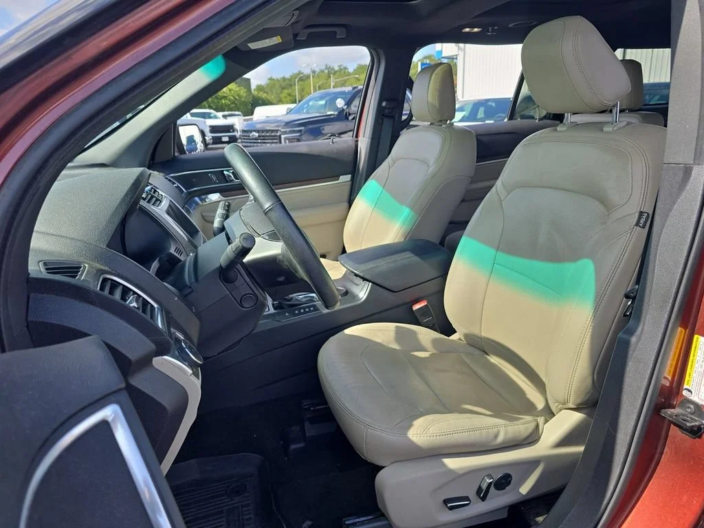 Used 2018 Red Ford Limited image 26