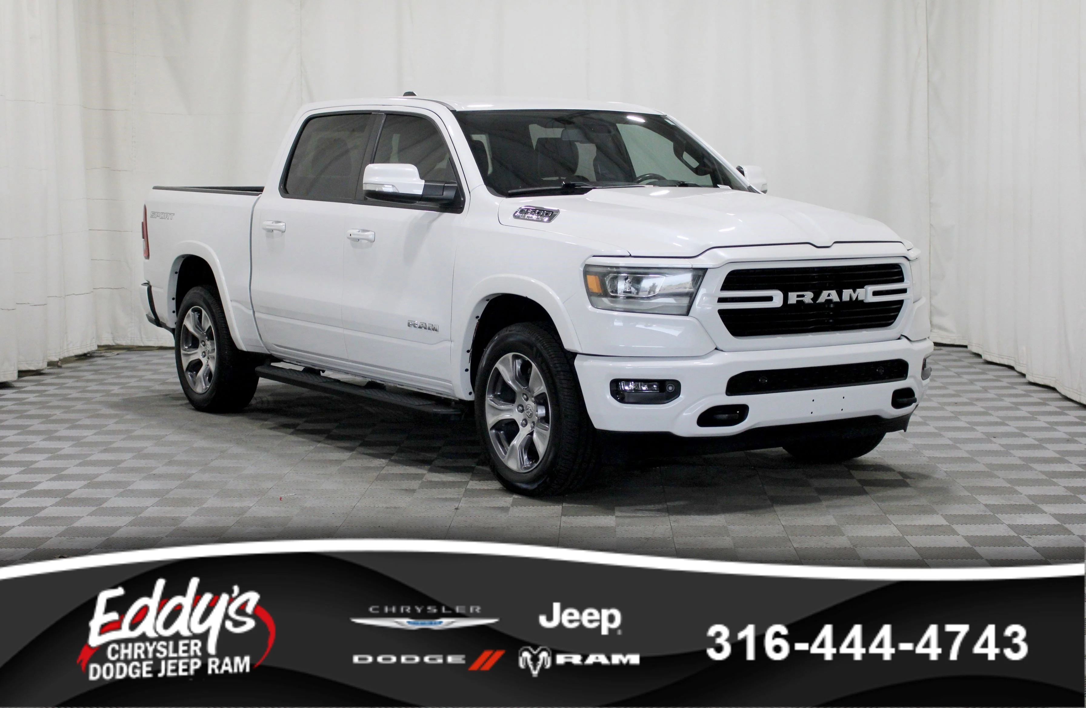 2020 RAM 1500 Laramie 4x4 Crew Cab 5'7's photo