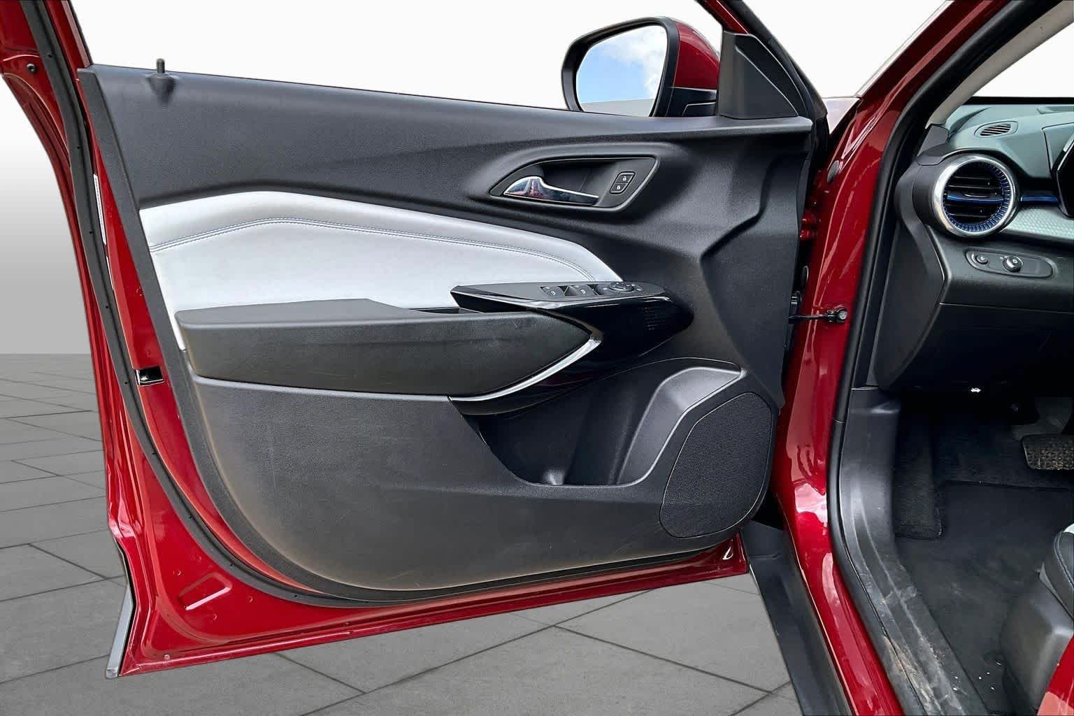 Used 2025 Crimson Metallic Chevrolet LT image 24
