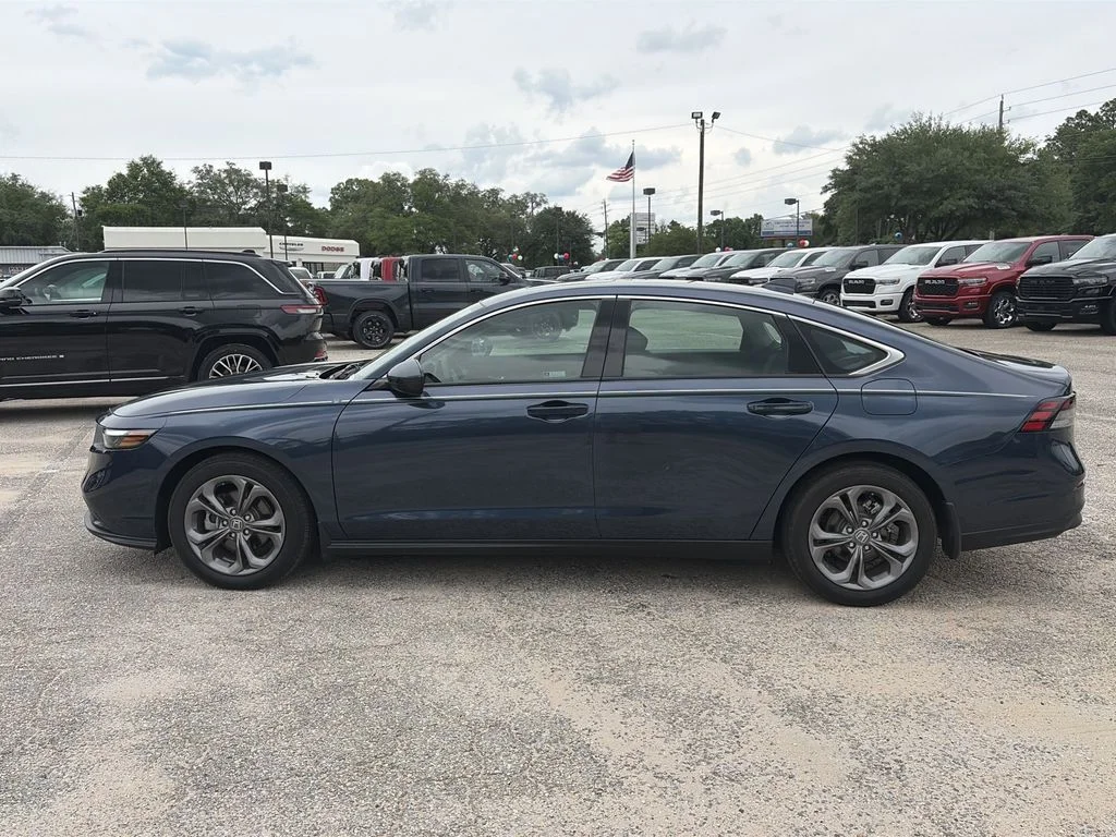Used 2024  Honda EX image 3