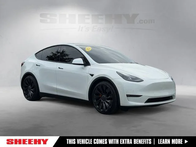 Used 2022 Pearl White Multi Tesla  image 1