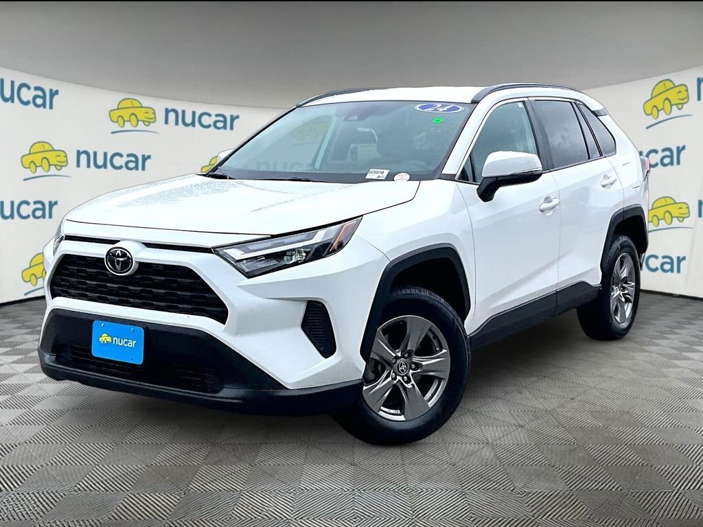 Used 2024 White Toyota XLE image 3
