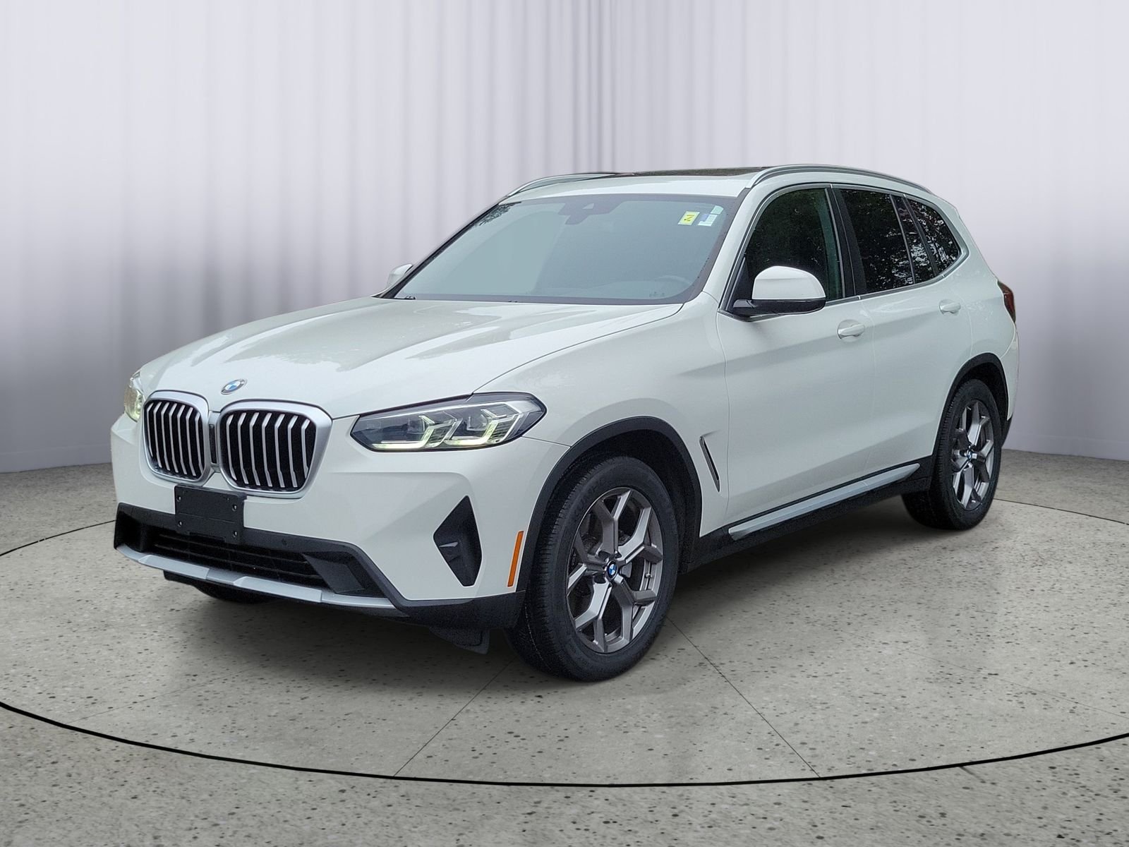 Used 2023 White BMW xDrive30i image 5