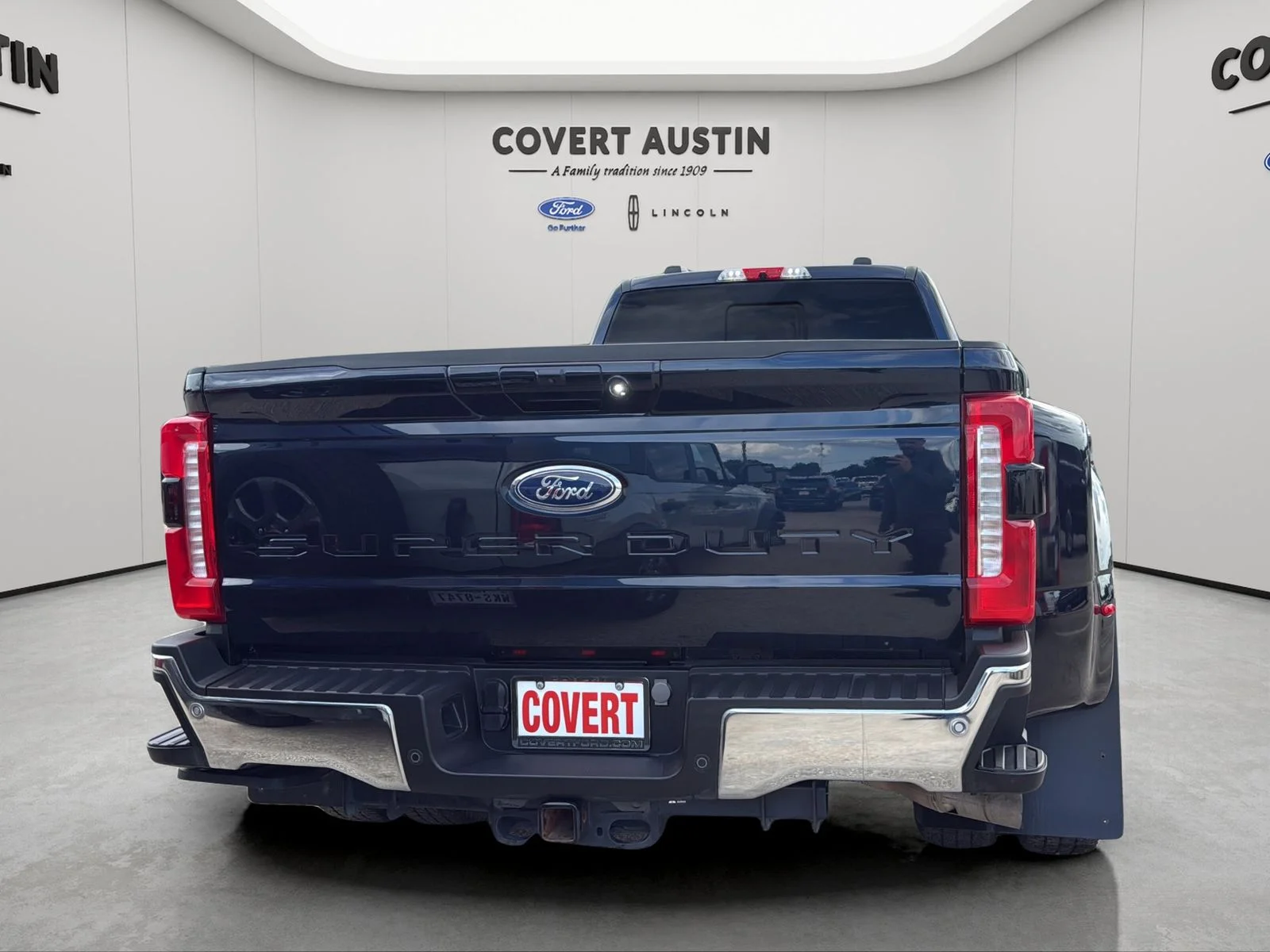 Used 2024 Blue Ford Lariat image 4