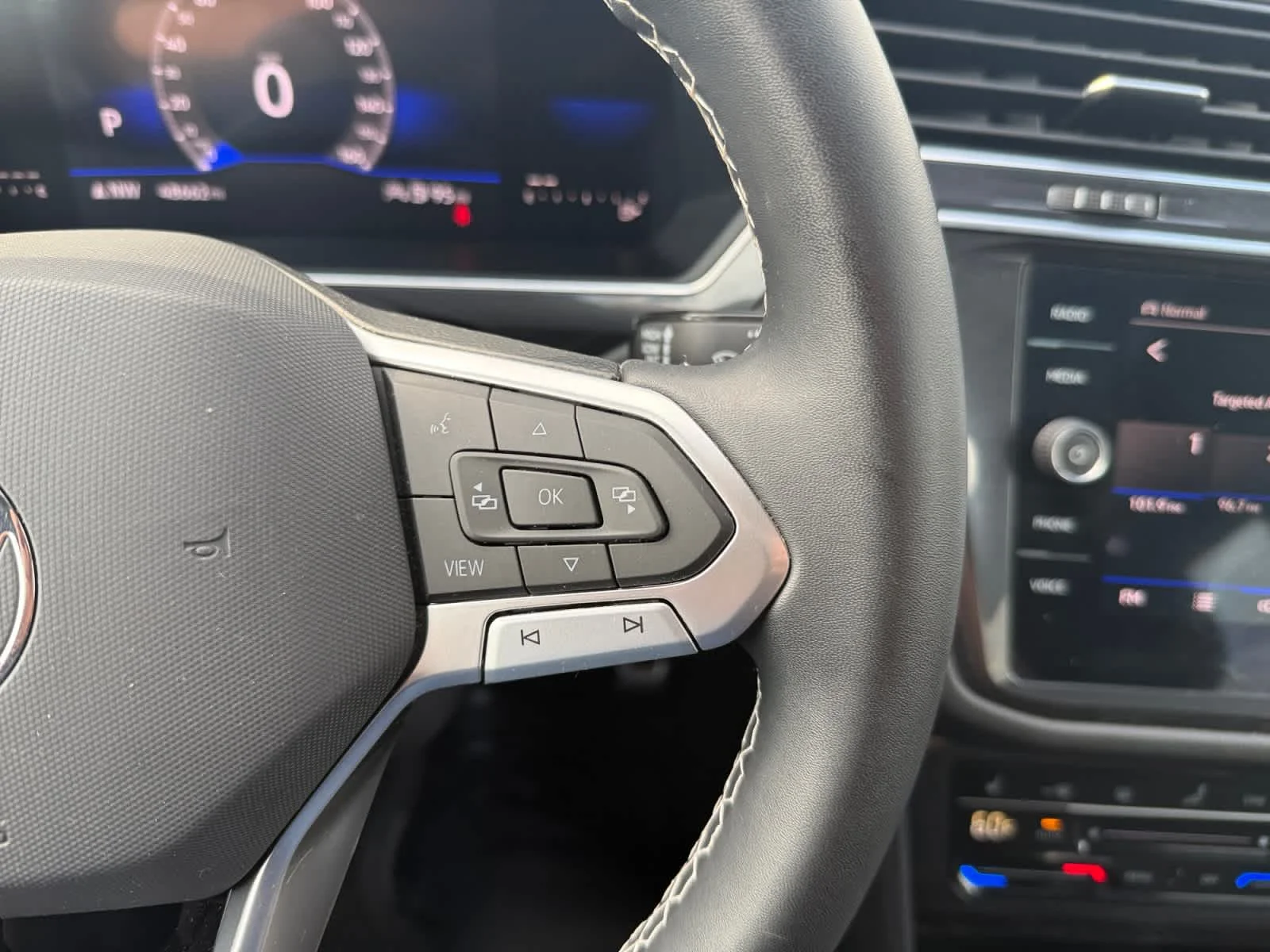 2023 Volkswagen Tiguan SE R-LINE BLACK - Photo 19