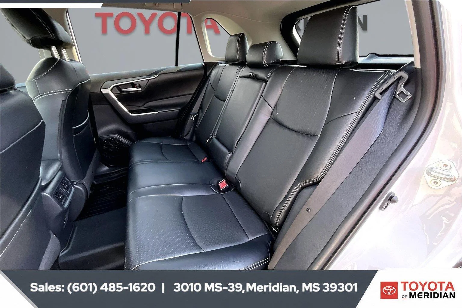 Used 2024 Ice Cap Toyota XLE image 19
