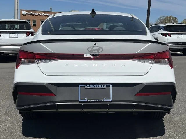 Used 2026 White Hyundai SEL Sport image 31