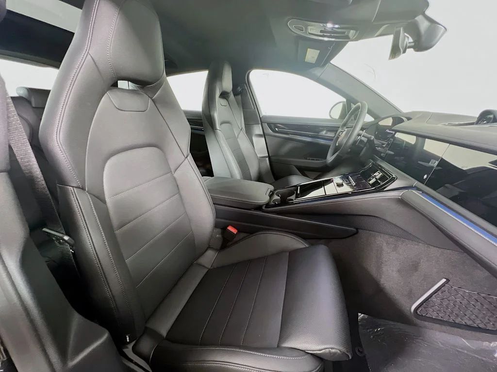 2025 Porsche Panamera 4 E-Hybrid - Photo 30
