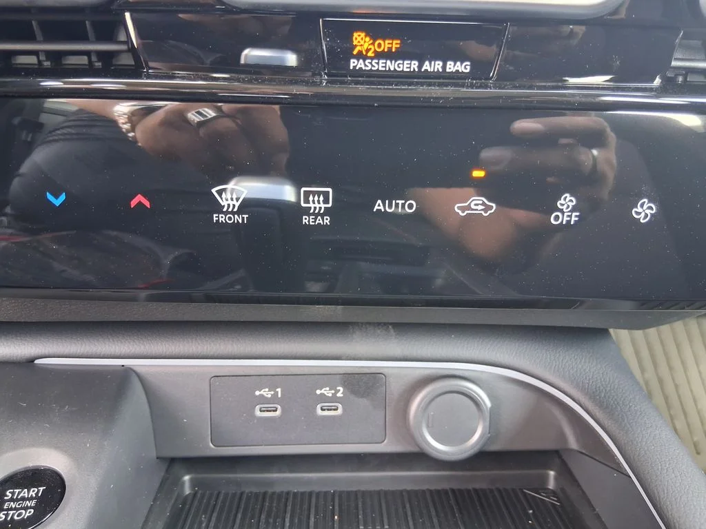 New 2026 Bluestone Pearl / Super Black Two-tone Nissan SR image 21