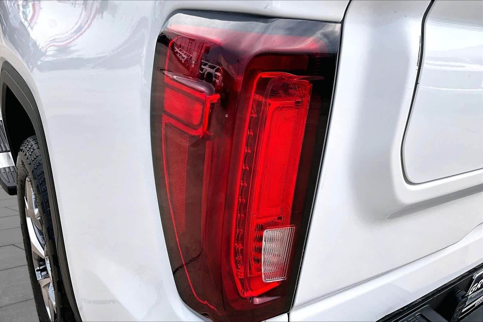 Used 2026 Summit White GMC SLT image 29