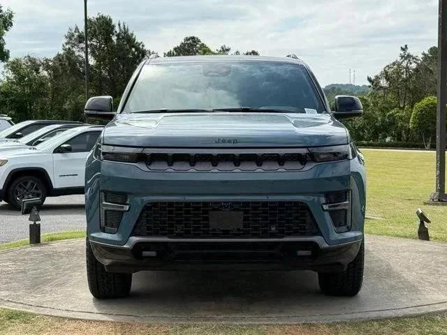 New 2026 Steel Blue Exterior Paint Jeep Grand Wagoneer image 2