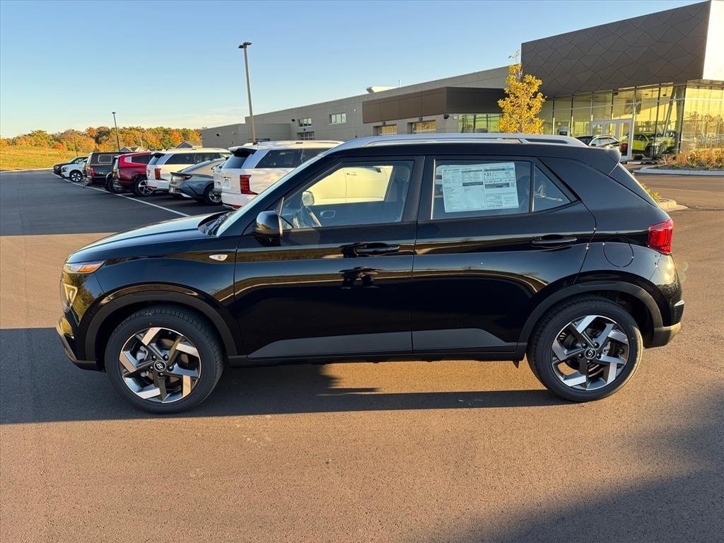 2026 Hyundai Venue SEL photo 2