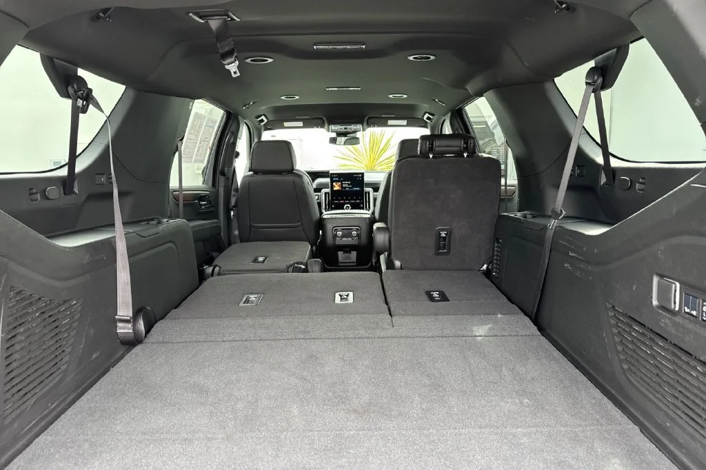 2025 GMC Yukon XL Denali - Photo 16