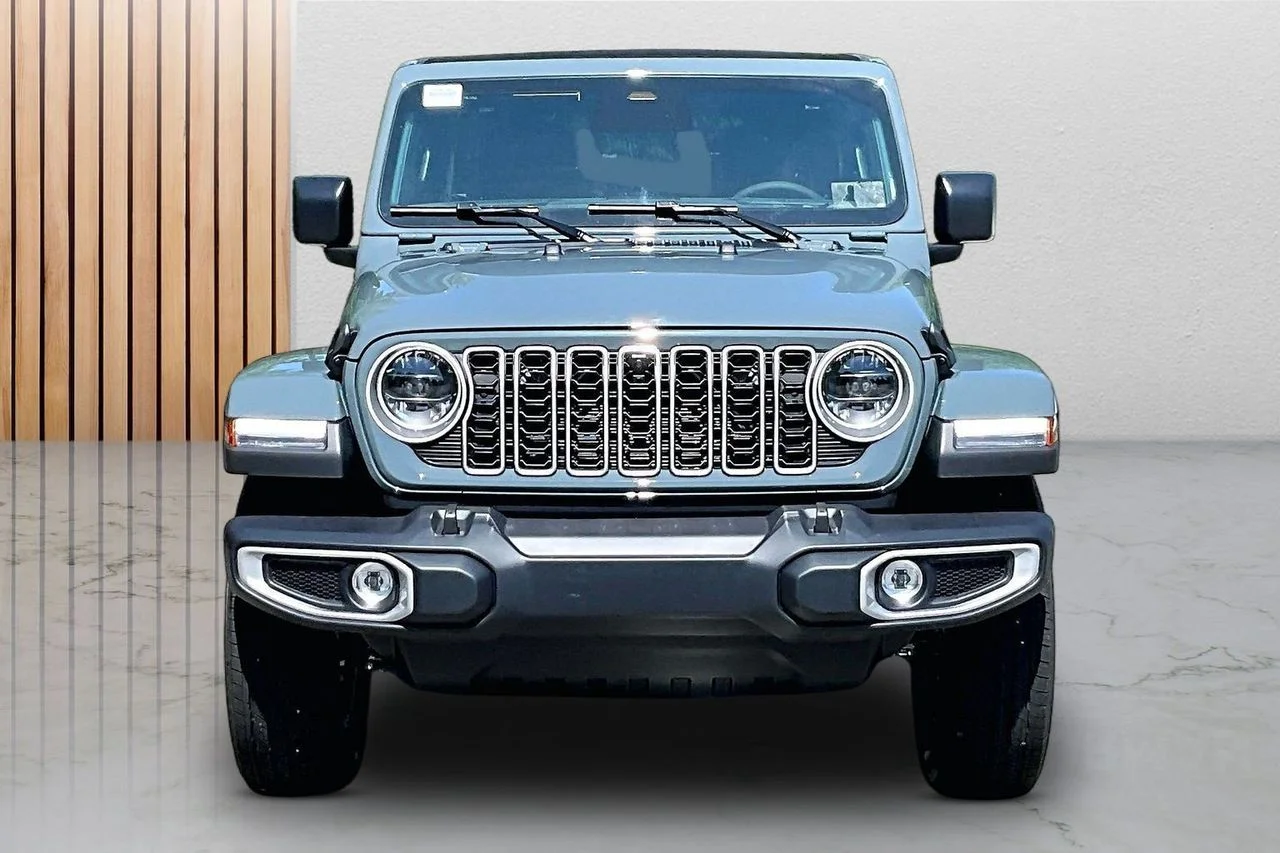 New 2026 Anvil Clear-Coat Exterior Paint Jeep Sahara image 3