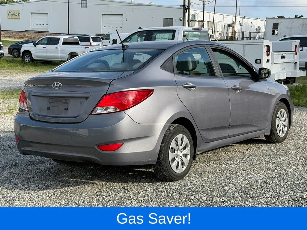 Used 2017 Gray Hyundai SE image 4