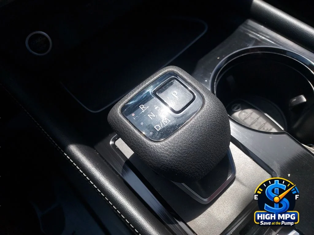 Used 2023 Silver Nissan Platinum image 11