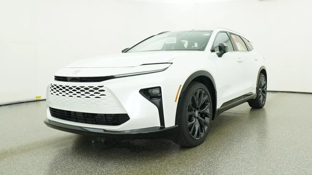 New 2026 Oxygen White Toyota Limited image 19