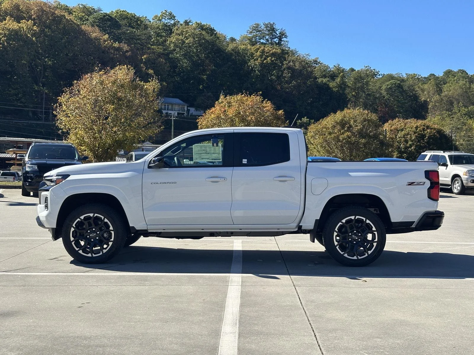 New 2026 SUMMIT WHITE Chevrolet 4WD Z71 image 4