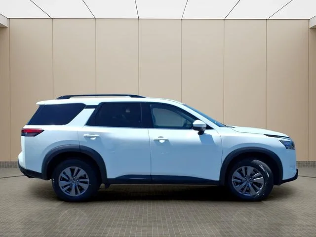 Used 2024 White Nissan SV image 7