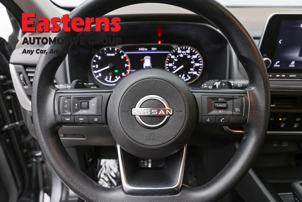 Used 2023 Gray Nissan S image 10