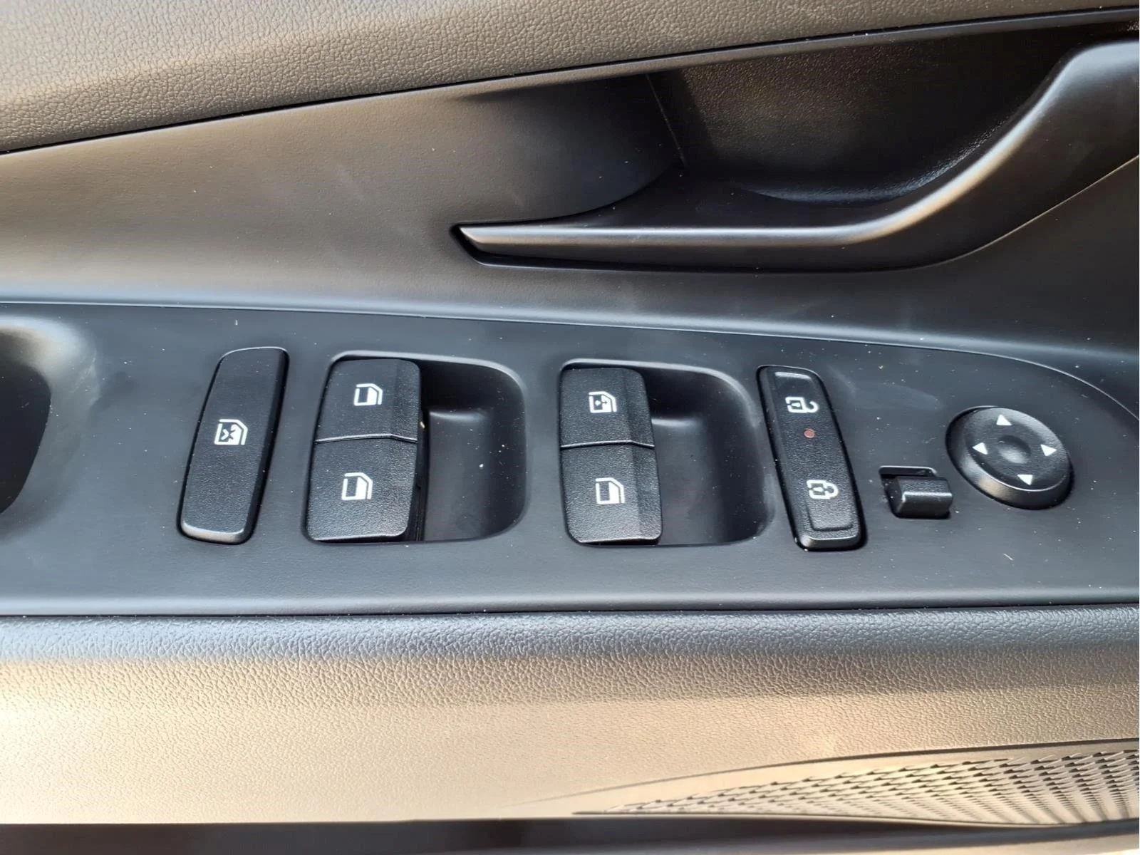 Used 2025 BLACK HYUNDAI SEL SPORT IVT image 17