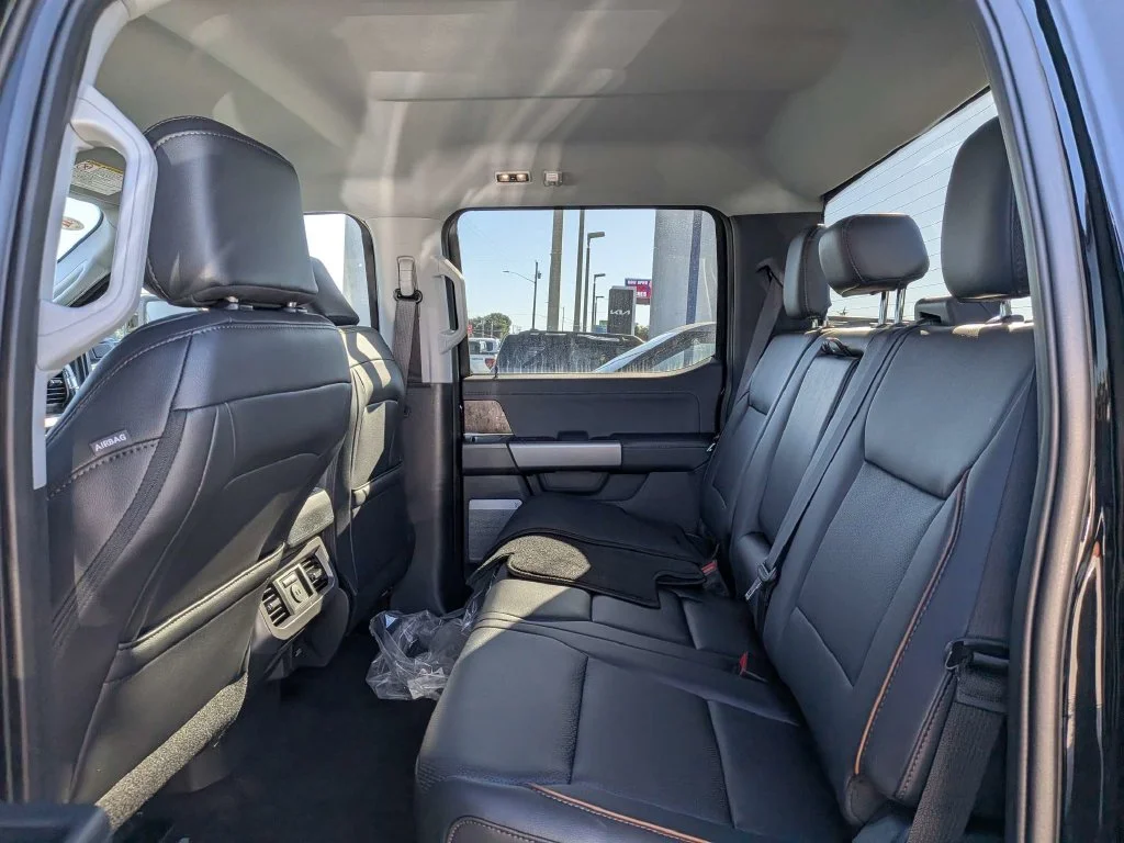 New 2027 Agate Black Metallic Ford F-250® Lariat® image 9