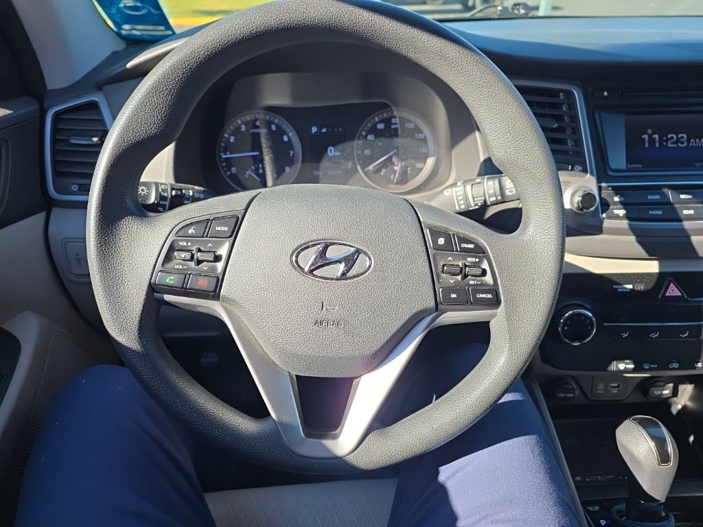 Used 2016 Silver Hyundai SE image 8
