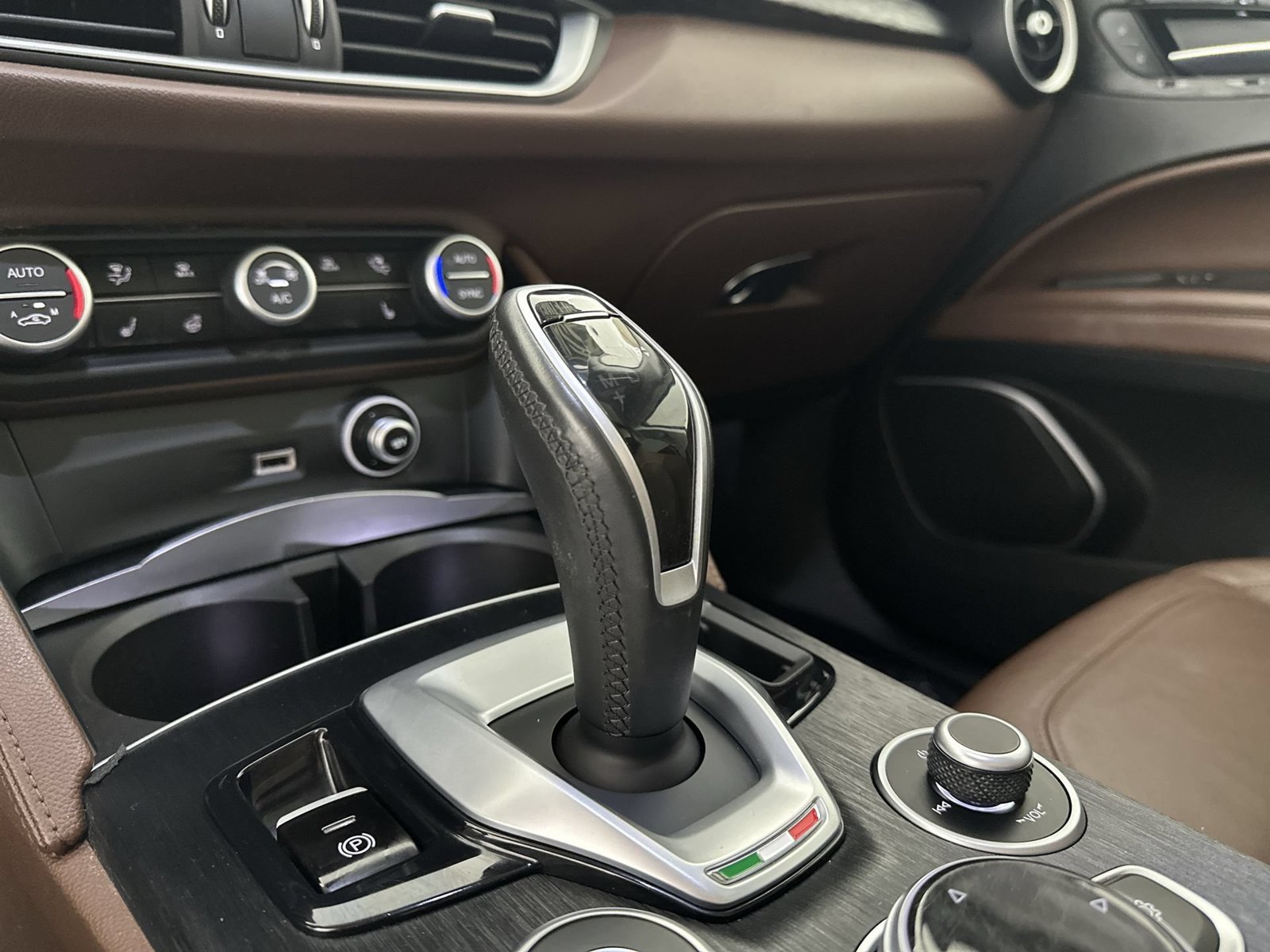 Used 2020 Black Alfa Romeo Base image 20