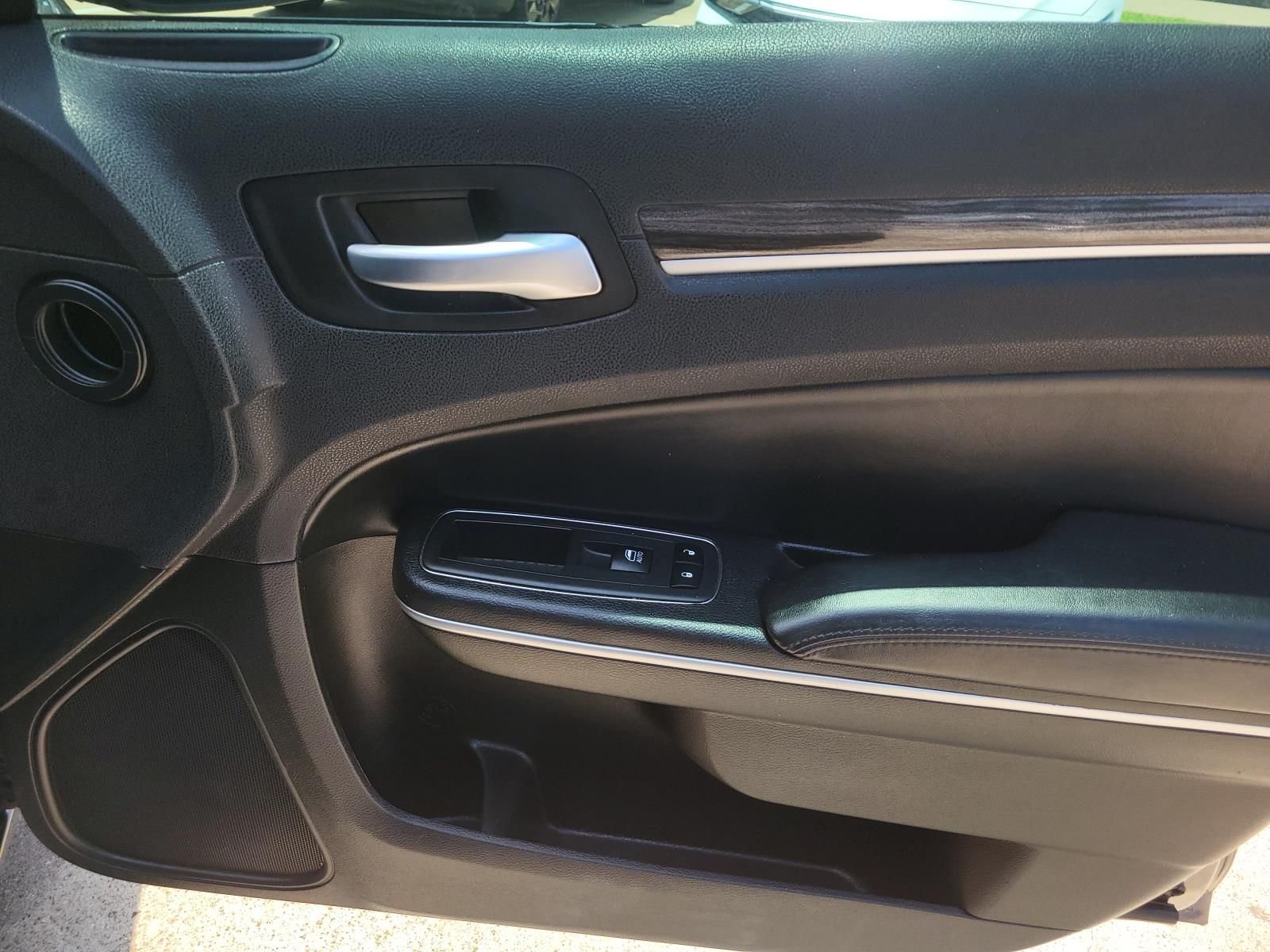 Used 2019 Granite Crystal Metallic Clearcoat Chrysler Touring image 6