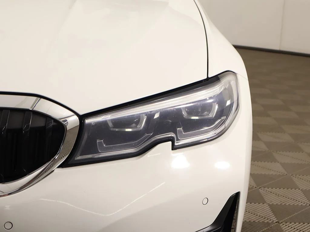 Used 2020 White BMW 330i xDrive image 15