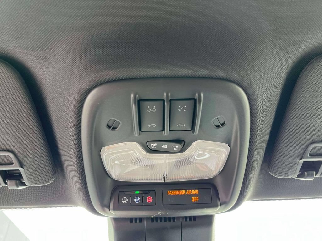 New 2026 Sterling Metallic GMC Elevation image 29