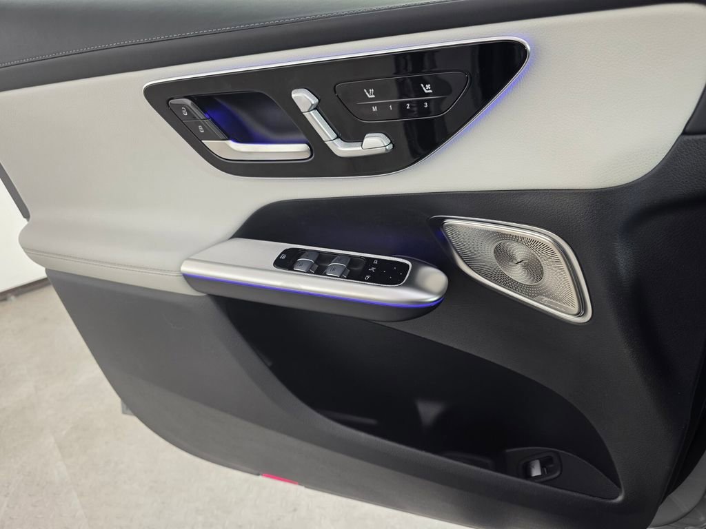 New 2026 MANUFAKTUR Alpine Grey Mercedes-Benz GLC 300 image 30