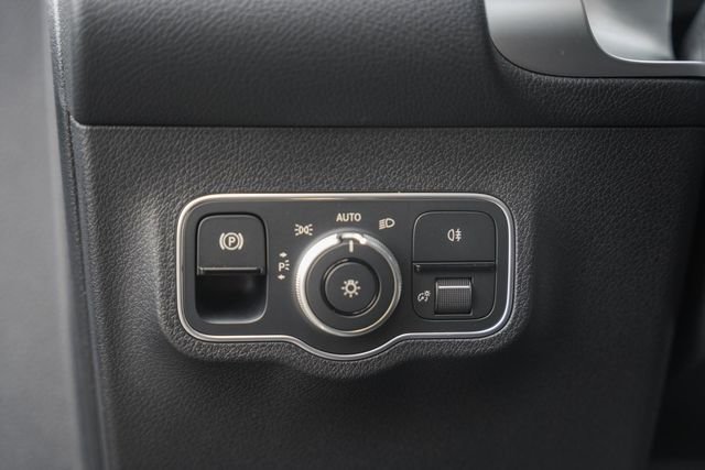 New 2026  Mercedes-Benz GLB 250 image 42