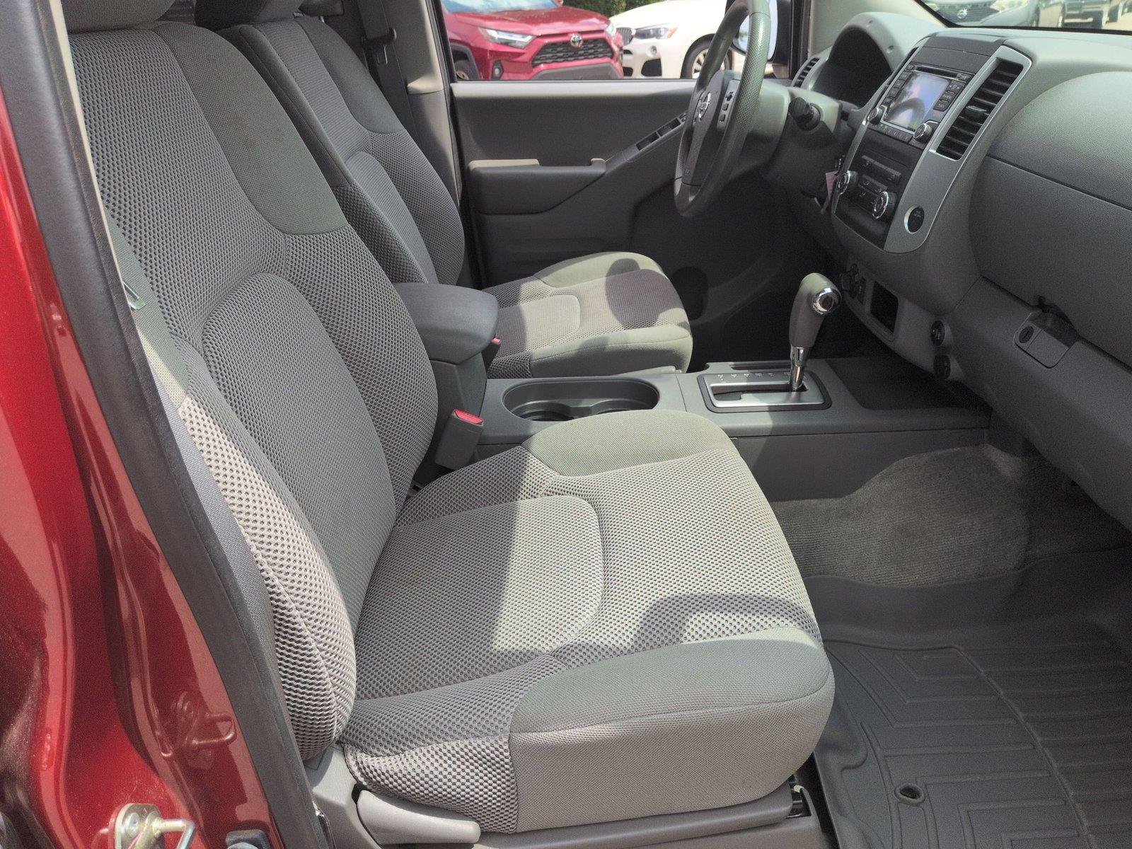 Used 2018 Lava Red Nissan SV V6 image 36