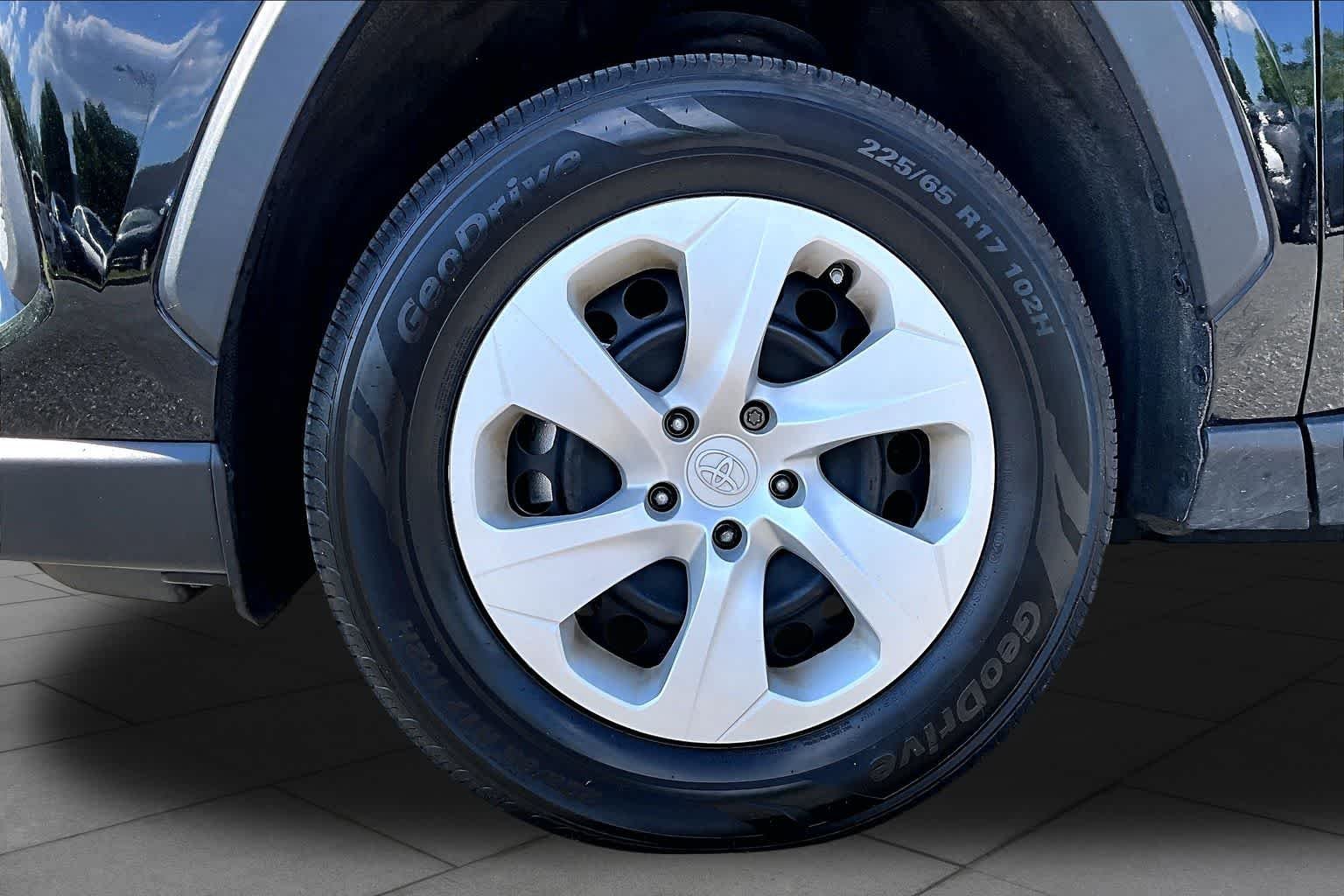 Used 2024 Midnight Black Metallic Toyota LE image 19