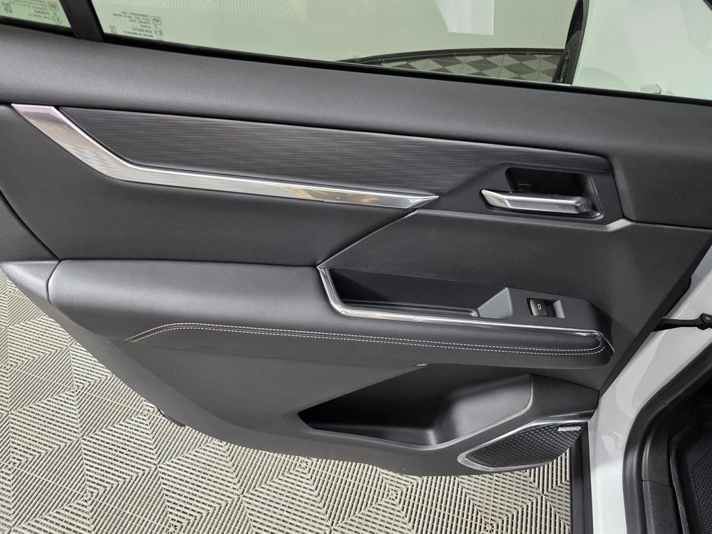 2025 GMC Acadia Elevation - Photo 17