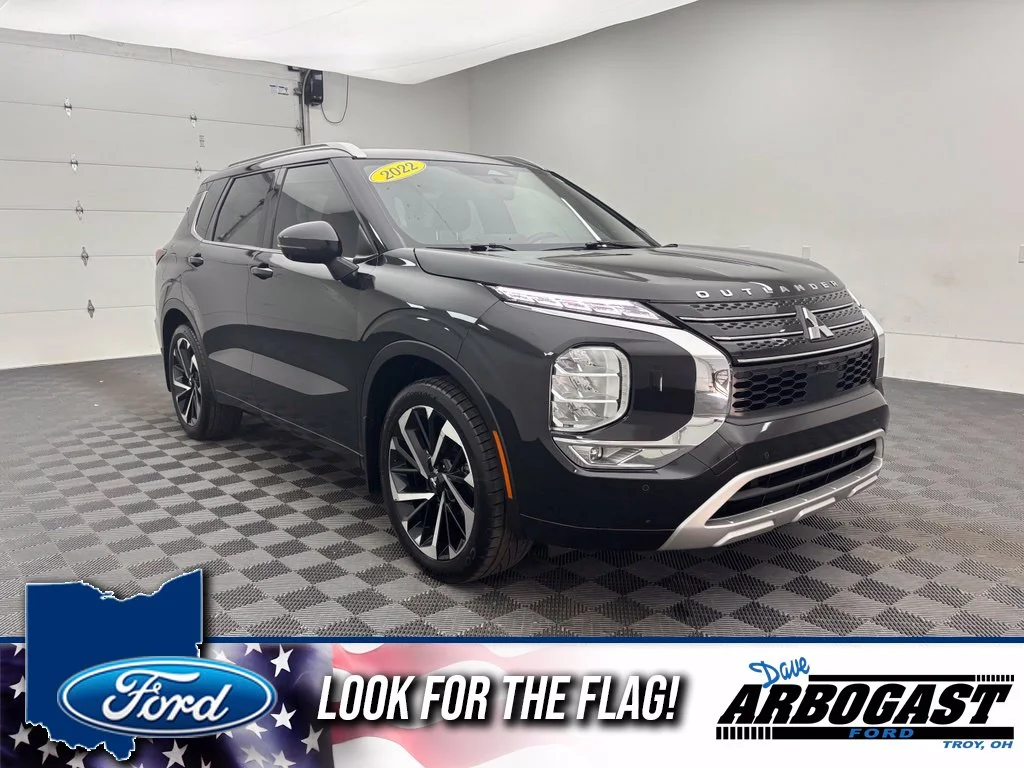 Used 2022 Black Mitsubishi SEL image 1