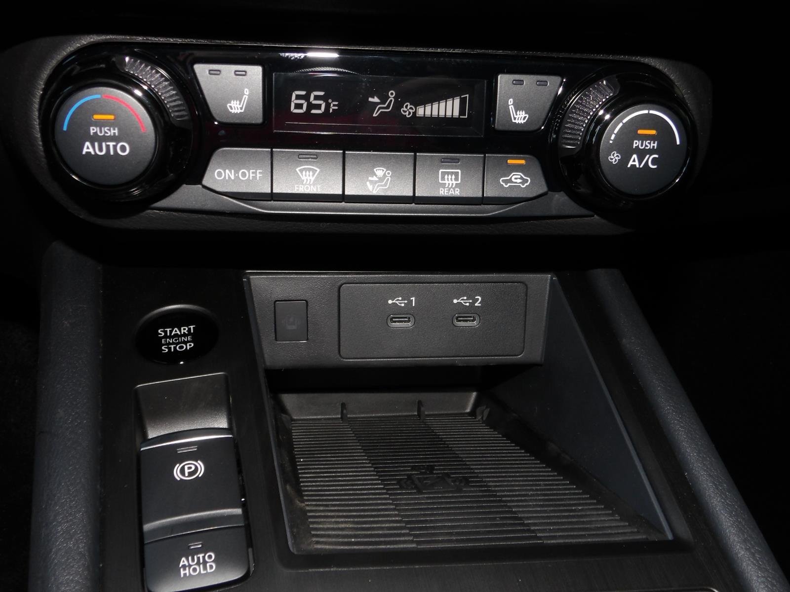 New 2026 Aspen White TriCoat / Super Black Two-tone Nissan SV image 23