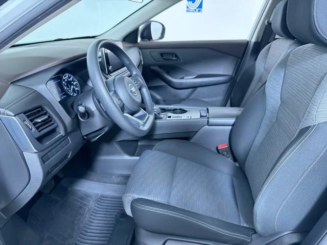 Used 2021 White Nissan S image 18