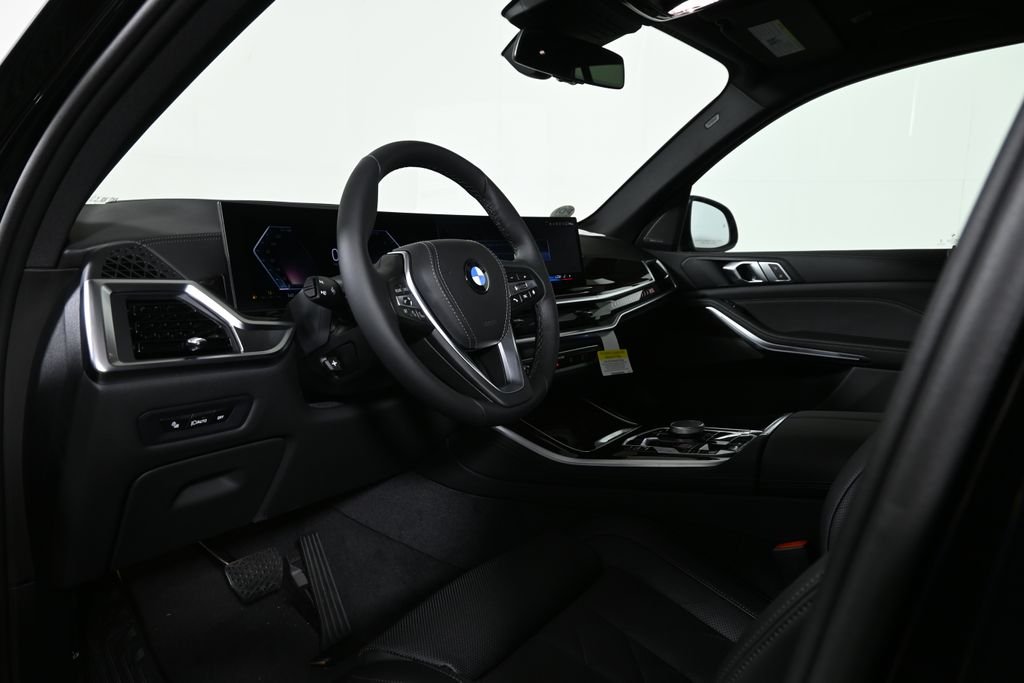 New 2026 Black Sapphire Metallic BMW xDrive40i image 15
