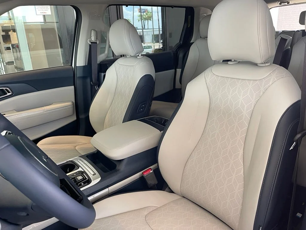 New 2026 White Kia EX image 18