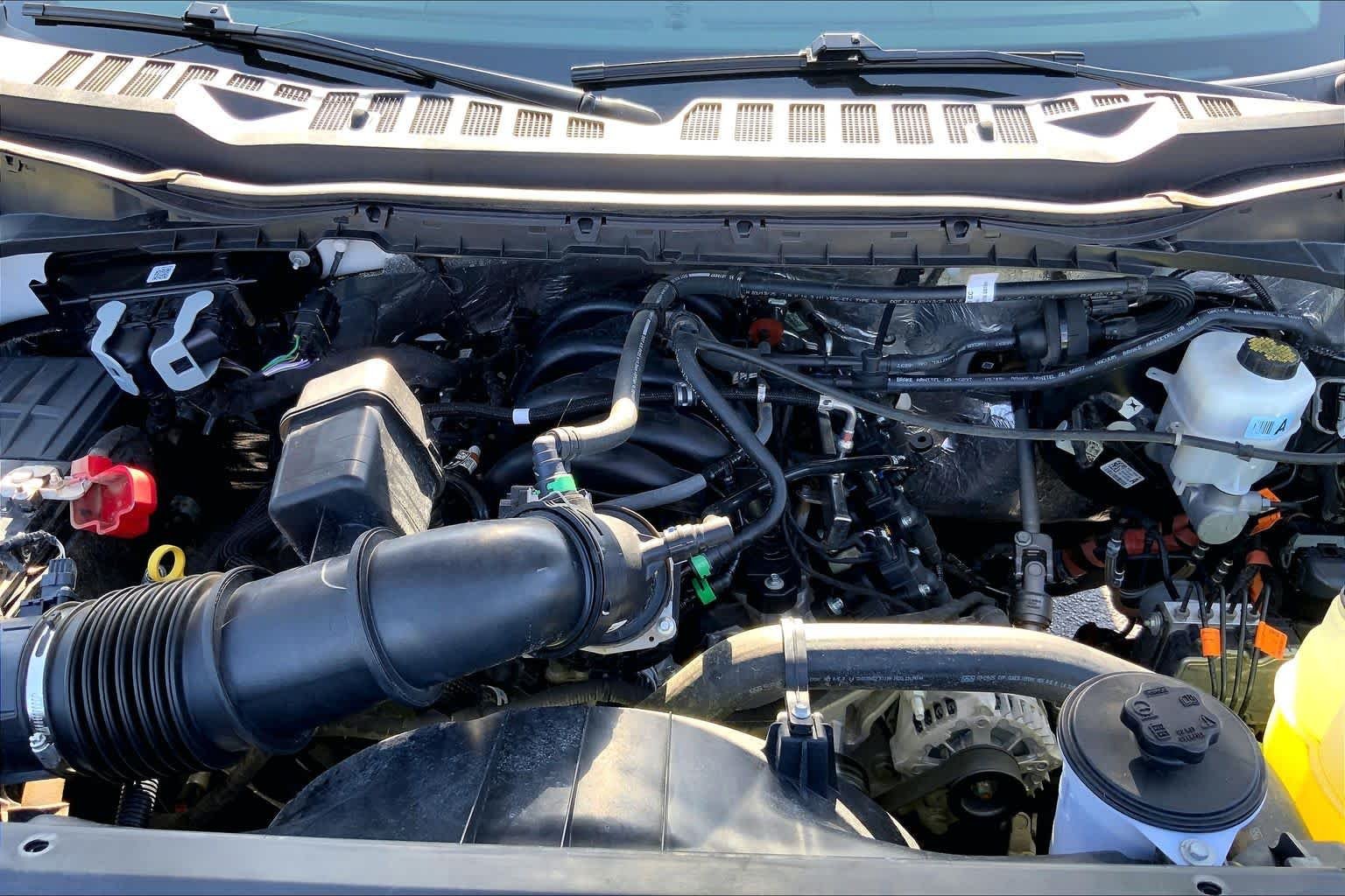 Used 2025 White Ford XL image 32